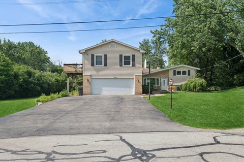 Photo of 17W320 Scheel Drive, Willowbrook, IL 60527 (MLS # 12679062)