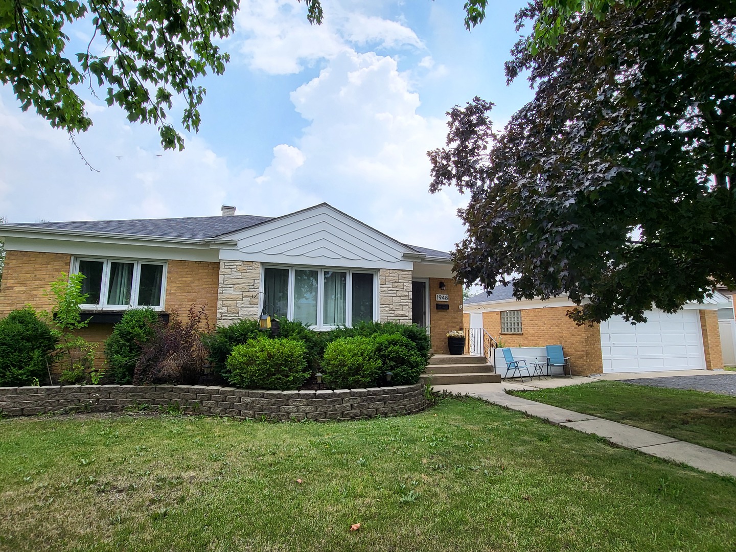 1948 Boeger Avenue