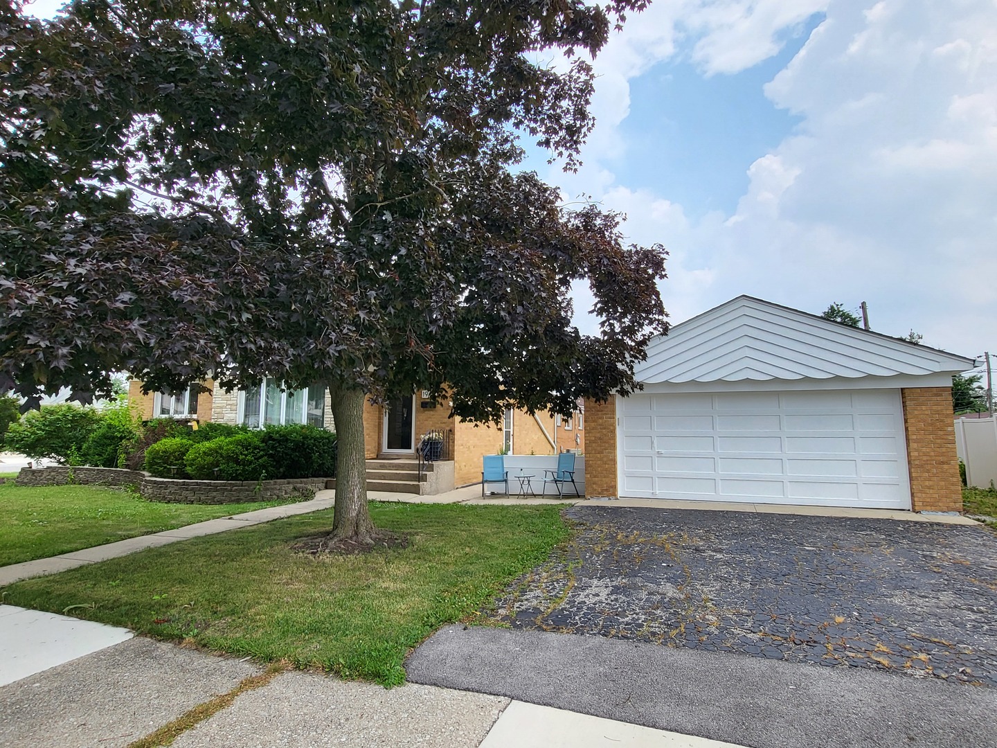 1948 Boeger Avenue