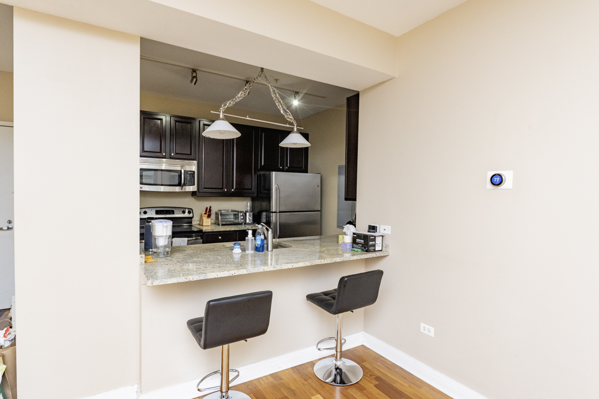 565 W Quincy Street 907