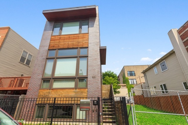 Photo 1 of 27 — 531 N Hartland Court, Chicago, IL 60622