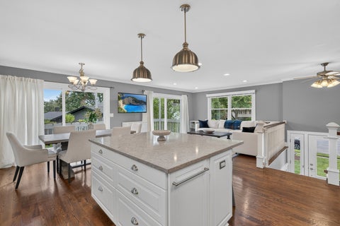 Tiny photo for 2S465 Barclay Place, Glen Ellyn, IL 60137 (MLS # 12734859)
