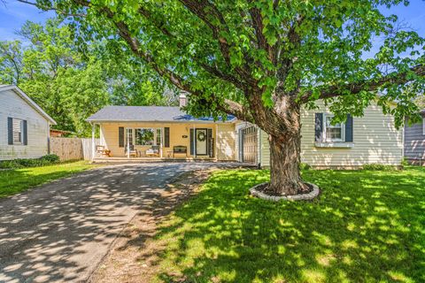 Photo of 401 Cedar Drive, Clinton, IL 61727 (MLS # 12627492)
