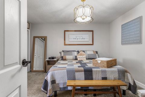 Tiny photo for 401 Cedar Drive, Clinton, IL 61727 (MLS # 12627492)