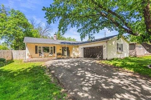 Tiny photo for 401 Cedar Drive, Clinton, IL 61727 (MLS # 12627492)