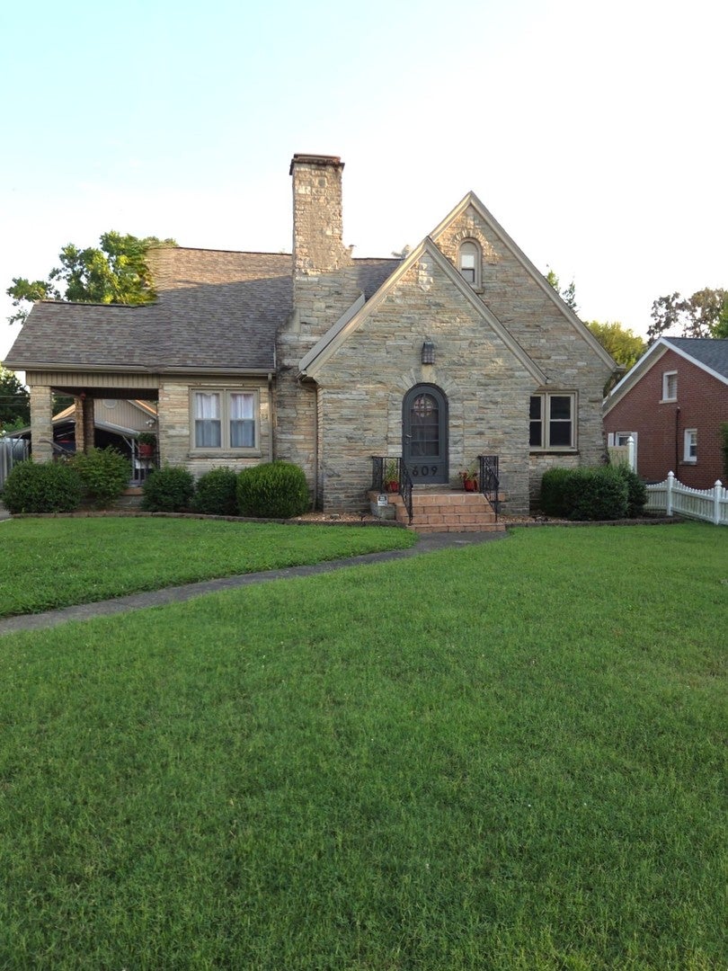 609 Elm Street
