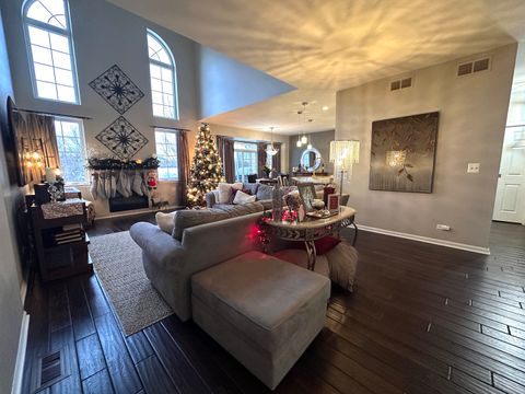 Tiny photo for 11534 Lake Shore Drive, Orland Park, IL 60467 (MLS # 12530598)