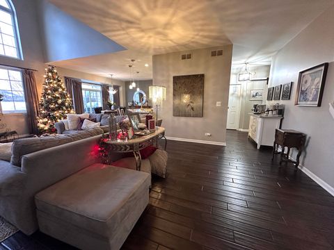 Tiny photo for 11534 Lake Shore Drive, Orland Park, IL 60467 (MLS # 12530598)