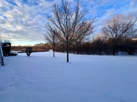 Tiny photo for 11534 Lake Shore Drive, Orland Park, IL 60467 (MLS # 12530598)