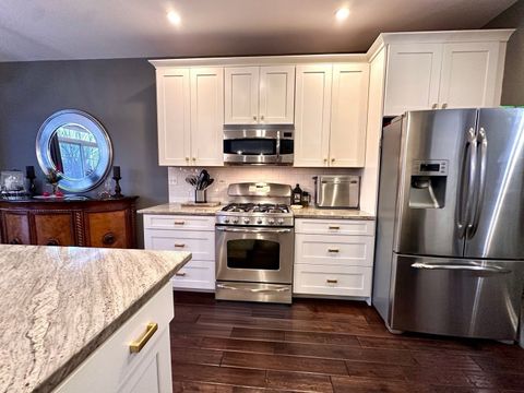 Tiny photo for 11534 Lake Shore Drive, Orland Park, IL 60467 (MLS # 12530598)