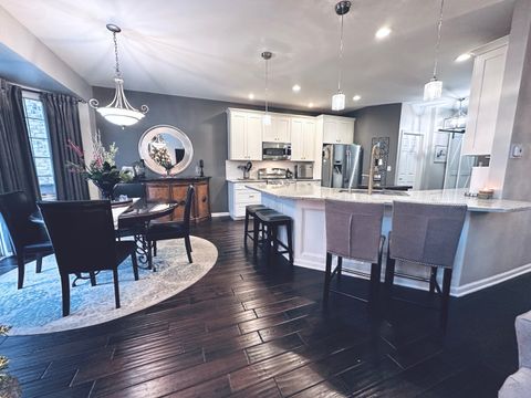 Tiny photo for 11534 Lake Shore Drive, Orland Park, IL 60467 (MLS # 12530598)