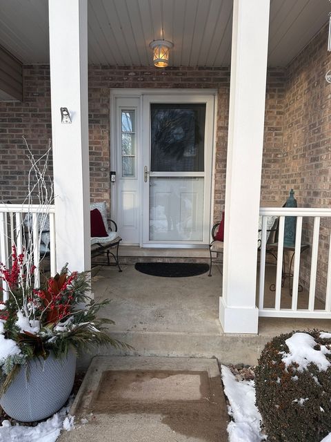 Tiny photo for 11534 Lake Shore Drive, Orland Park, IL 60467 (MLS # 12530598)