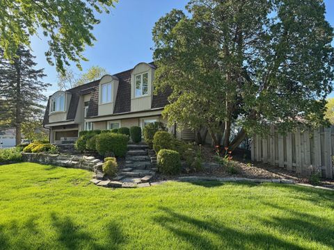 Tiny photo for 416 Trinity Court, Buffalo Grove, IL 60089 (MLS # 12534701)