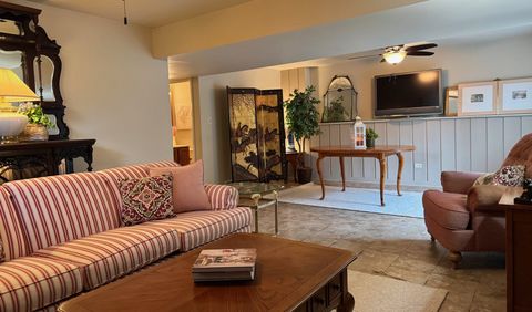 Tiny photo for 416 Trinity Court, Buffalo Grove, IL 60089 (MLS # 12534701)