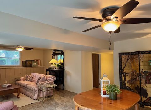 Tiny photo for 416 Trinity Court, Buffalo Grove, IL 60089 (MLS # 12534701)