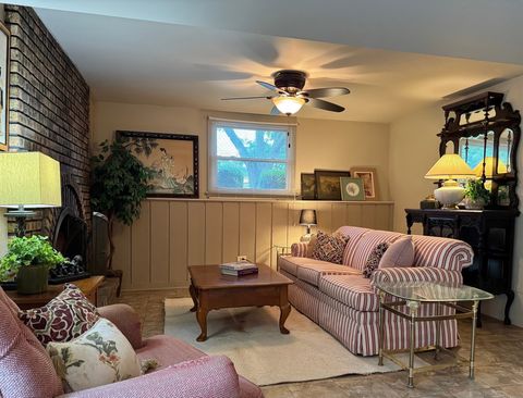 Tiny photo for 416 Trinity Court, Buffalo Grove, IL 60089 (MLS # 12534701)