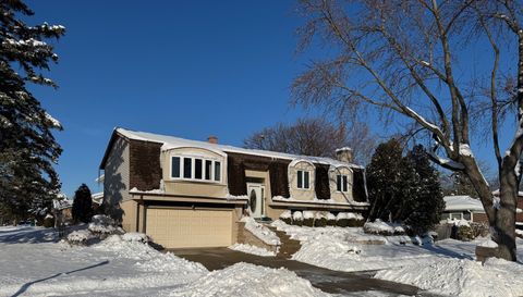 Photo of 416 Trinity Court, Buffalo Grove, IL 60089 (MLS # 12534701)