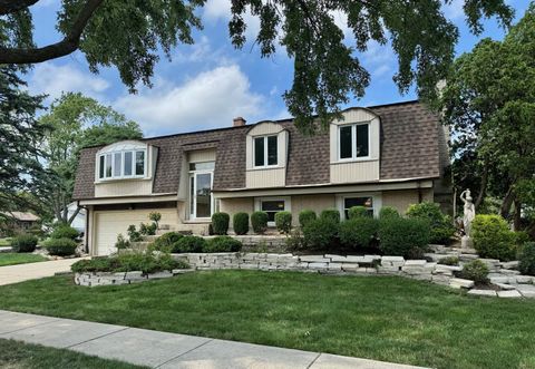 Tiny photo for 416 Trinity Court, Buffalo Grove, IL 60089 (MLS # 12534701)
