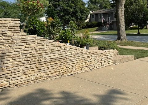 Tiny photo for 416 Trinity Court, Buffalo Grove, IL 60089 (MLS # 12534701)