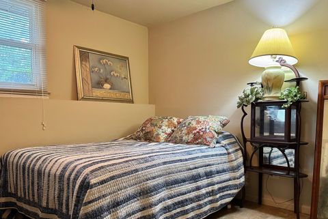 Tiny photo for 416 Trinity Court, Buffalo Grove, IL 60089 (MLS # 12534701)