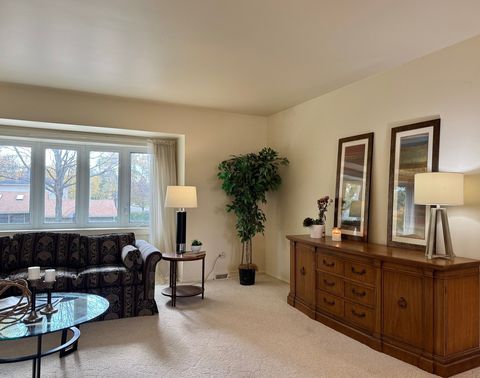 Tiny photo for 416 Trinity Court, Buffalo Grove, IL 60089 (MLS # 12534701)