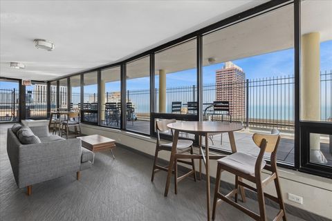 Tiny photo for 2930 N Sheridan Road #1403, Chicago, IL 60657 (MLS # 12598006)