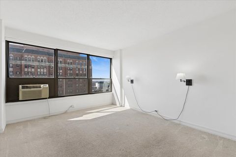 Tiny photo for 2930 N Sheridan Road #1403, Chicago, IL 60657 (MLS # 12598006)