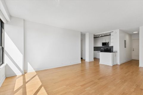 Tiny photo for 2930 N Sheridan Road #1403, Chicago, IL 60657 (MLS # 12598006)