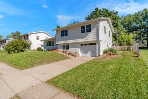Tiny photo for 3303 S Hampton Drive, Bettendorf, IA 52722 (MLS # 12792116)