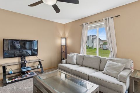 Tiny photo for 2477 Smithfield Court, Aurora, IL 60503 (MLS # 12445301)