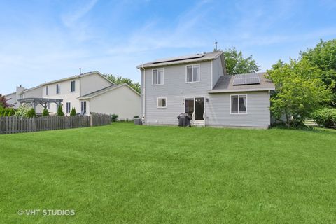 Tiny photo for 2477 Smithfield Court, Aurora, IL 60503 (MLS # 12445301)