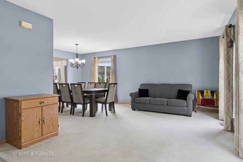 Tiny photo for 2477 Smithfield Court, Aurora, IL 60503 (MLS # 12445301)