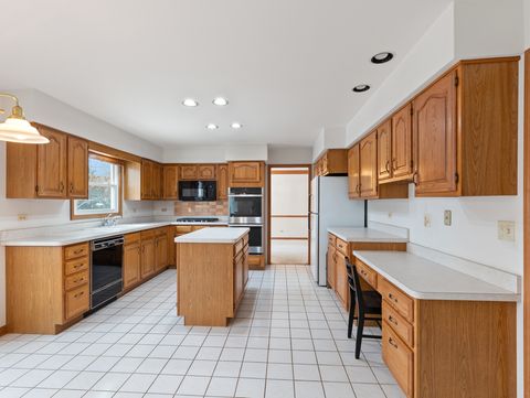 Tiny photo for 1121 Redwood Drive, Algonquin, IL 60102 (MLS # 12485154)