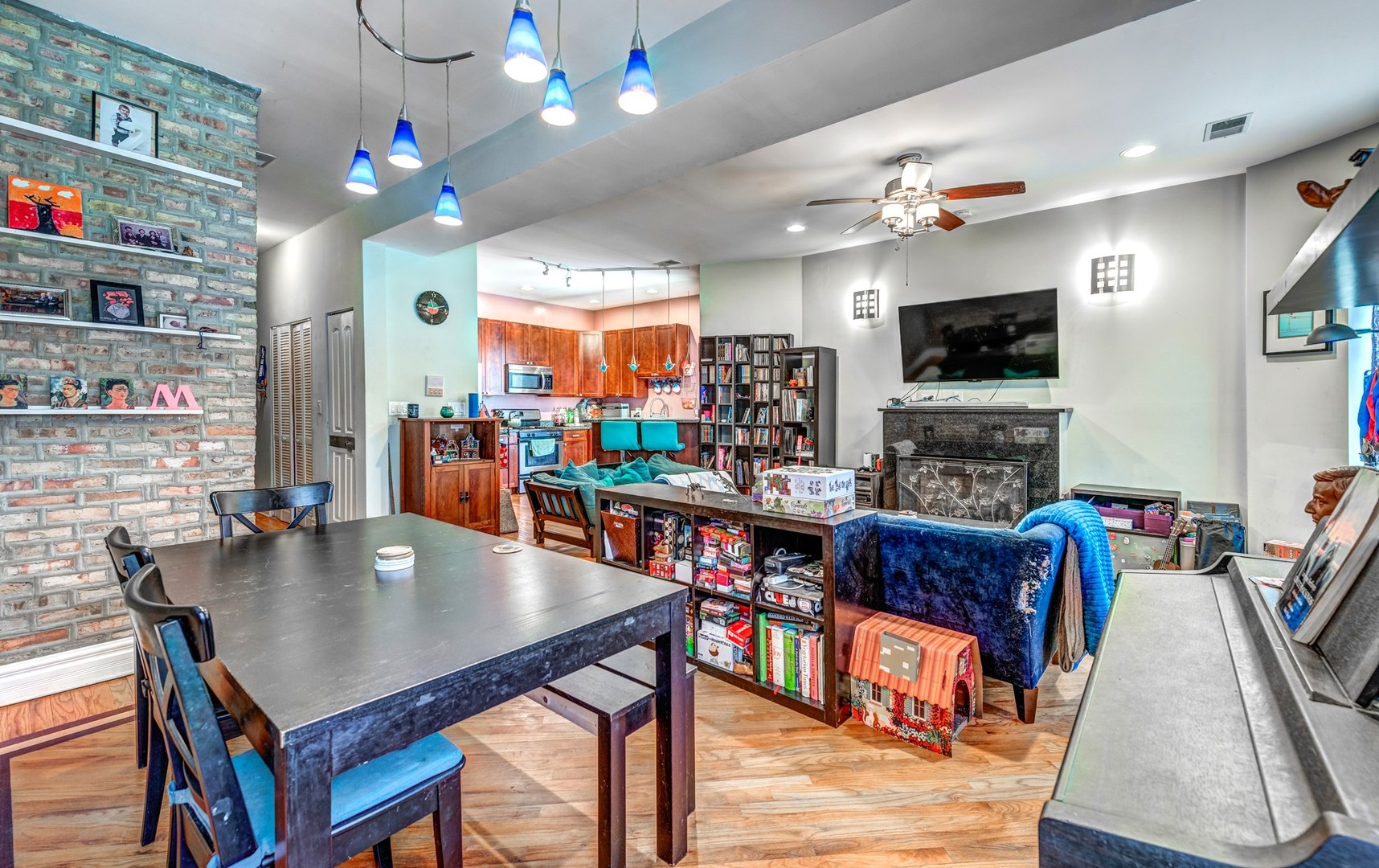 4543 S PRAIRIE Avenue 3S