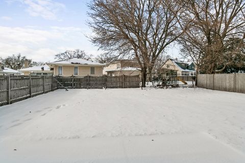 Tiny photo for 9204 Kedvale Avenue, Oak Lawn, IL 60453 (MLS # 12591432)