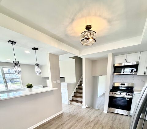 Tiny photo for 9204 Kedvale Avenue, Oak Lawn, IL 60453 (MLS # 12591432)