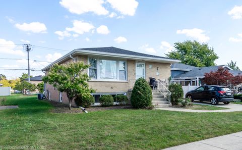 Tiny photo for 8405 Melvina Avenue, Burbank, IL 60459 (MLS # 12485912)