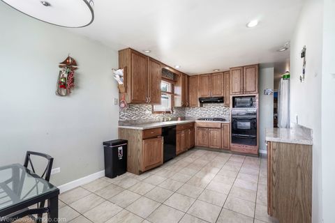 Tiny photo for 8405 Melvina Avenue, Burbank, IL 60459 (MLS # 12485912)