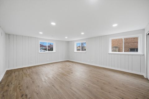 Tiny photo for 3829 W Chase Avenue, Lincolnwood, IL 60712 (MLS # 12584040)