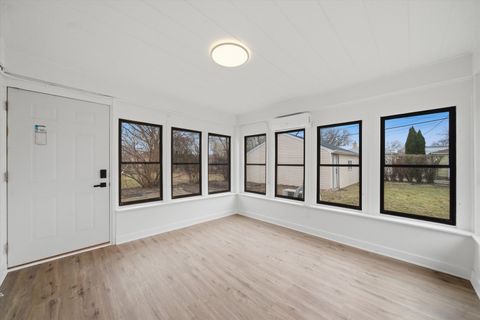 Tiny photo for 3829 W Chase Avenue, Lincolnwood, IL 60712 (MLS # 12584040)