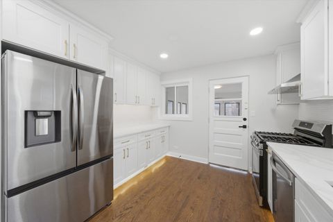 Tiny photo for 3829 W Chase Avenue, Lincolnwood, IL 60712 (MLS # 12584040)