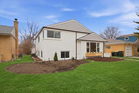 Tiny photo for 3829 W Chase Avenue, Lincolnwood, IL 60712 (MLS # 12584040)