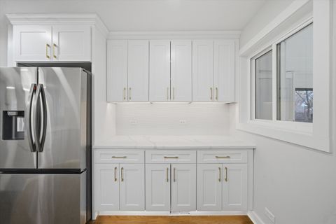 Tiny photo for 3829 W Chase Avenue, Lincolnwood, IL 60712 (MLS # 12584040)