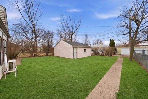 Tiny photo for 3829 W Chase Avenue, Lincolnwood, IL 60712 (MLS # 12584040)