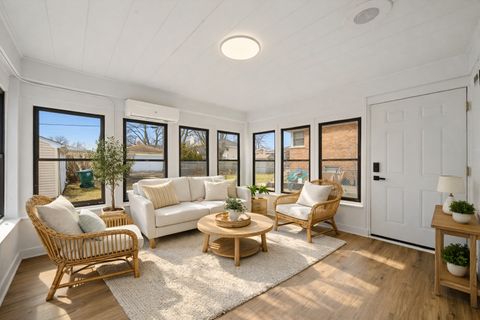 Tiny photo for 3829 W Chase Avenue, Lincolnwood, IL 60712 (MLS # 12584040)