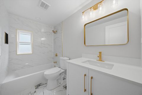 Tiny photo for 3829 W Chase Avenue, Lincolnwood, IL 60712 (MLS # 12584040)