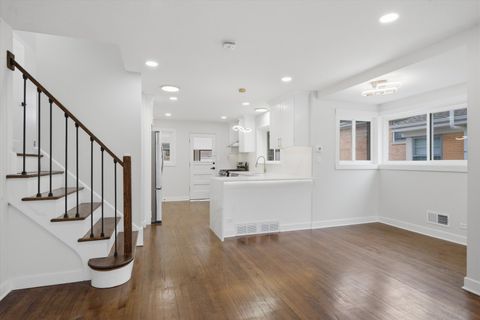 Tiny photo for 3829 W Chase Avenue, Lincolnwood, IL 60712 (MLS # 12584040)