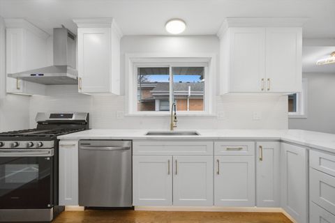 Tiny photo for 3829 W Chase Avenue, Lincolnwood, IL 60712 (MLS # 12584040)