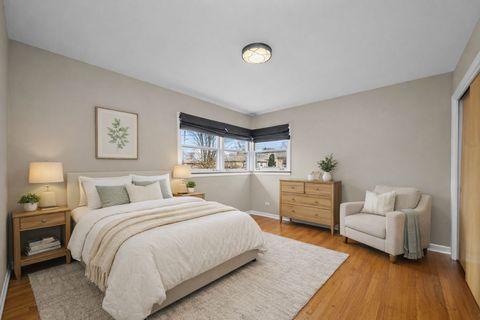 Tiny photo for 515 S Chestnut Avenue, Arlington Heights, IL 60005 (MLS # 12584434)