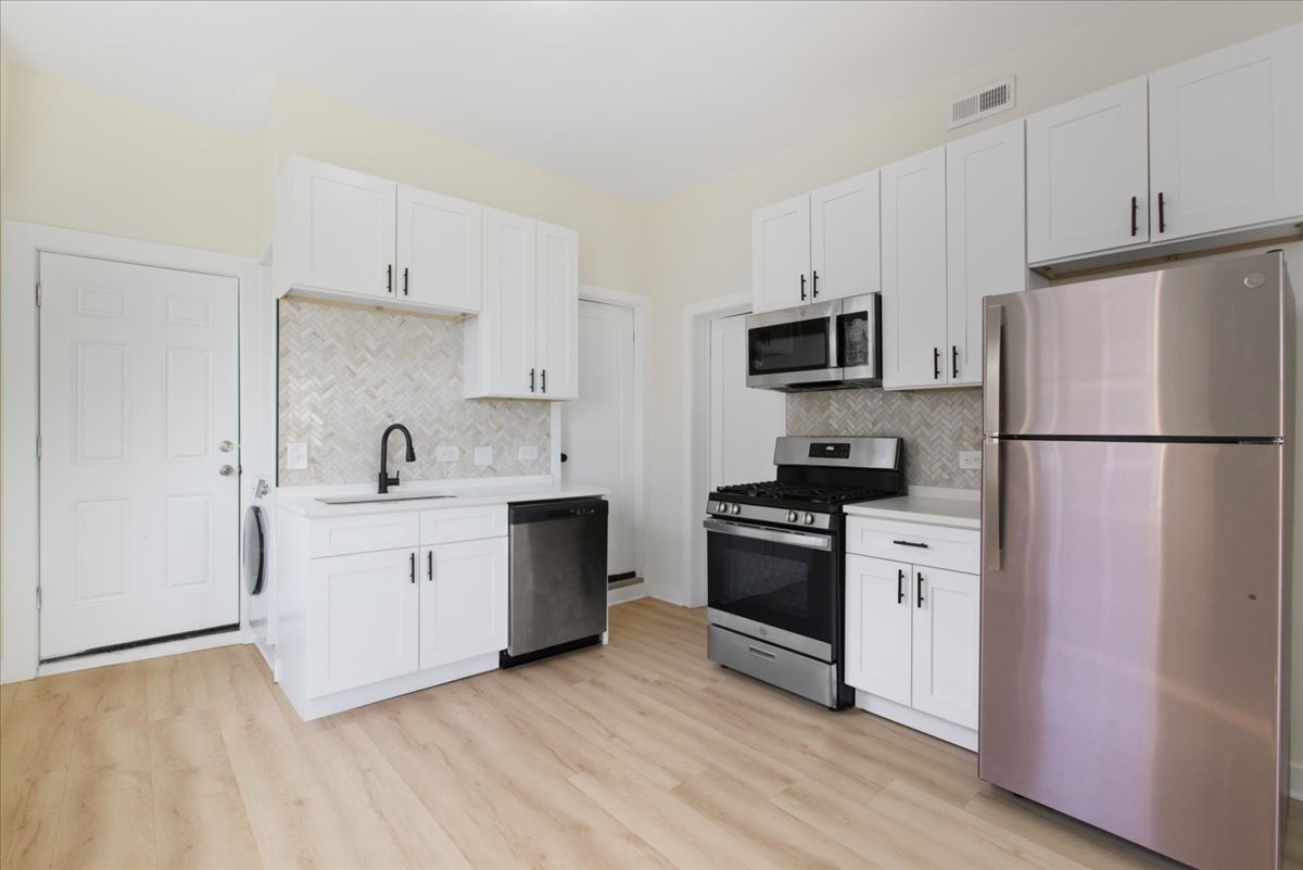 1322 W Ohio Street 2R